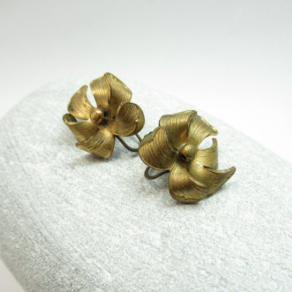 Vintage Screw back Orchid earrings - Picture 11 of 11